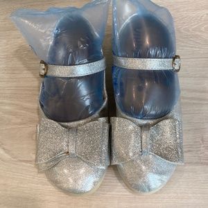 Pipperdoodles Bow shoes Silver Glitter bow shoes girls size 1
